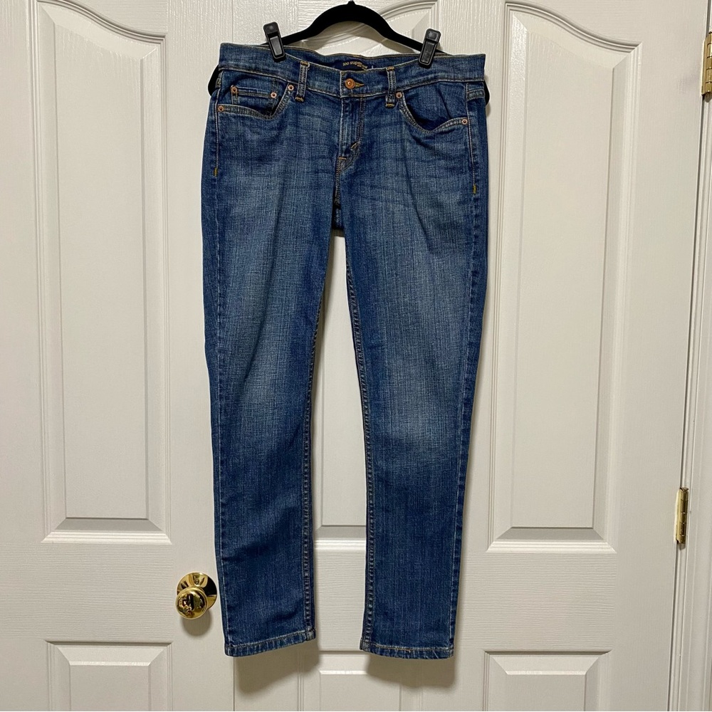 Levi's 524 Too Super Low Skinny
Juniors Size 11 S/C (SHORT)